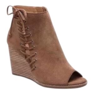 Lucky Brand Jaevin Bootie Size 8 Suede Peep Toe in Camel Brown